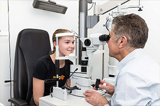 Discover the causes, symptoms, and treatment options for dry eye syndrome. Learn how personalised care can provide relief from dryness, irritation, and other symptoms to keep your eyes healthy and comfortable.