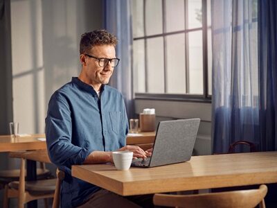 Rodenstock Ergo lenses are specially designed to provide clear, relaxed vision at near and intermediate distances, making them ideal for office and computer use. They help reduce eye strain and improve visual comfort throughout the workday.